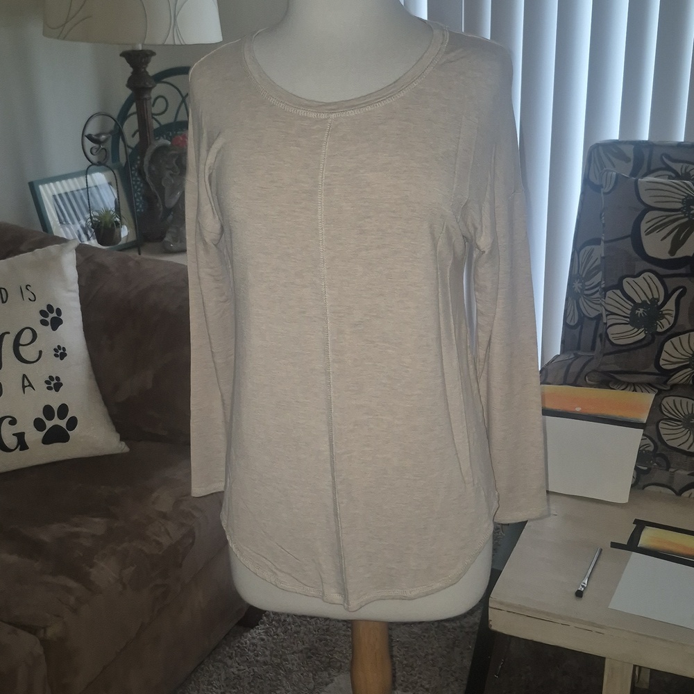 EUC Premise Long Sleeved Top